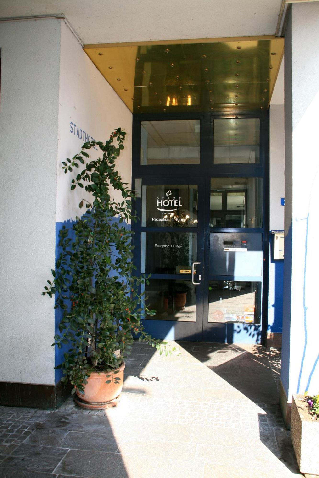 Stadt-Hotel Loerrach Gbr Buitenkant foto