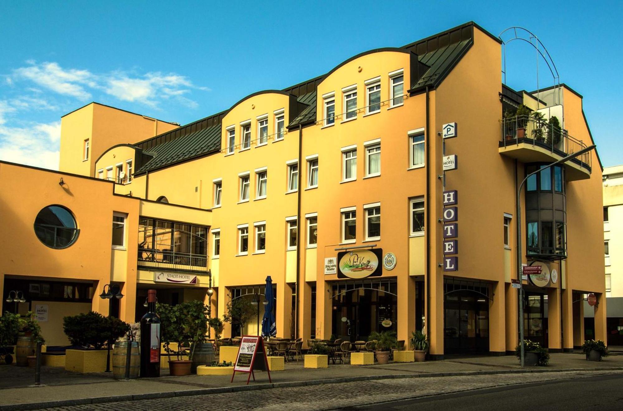 Stadt-Hotel Loerrach Gbr Buitenkant foto