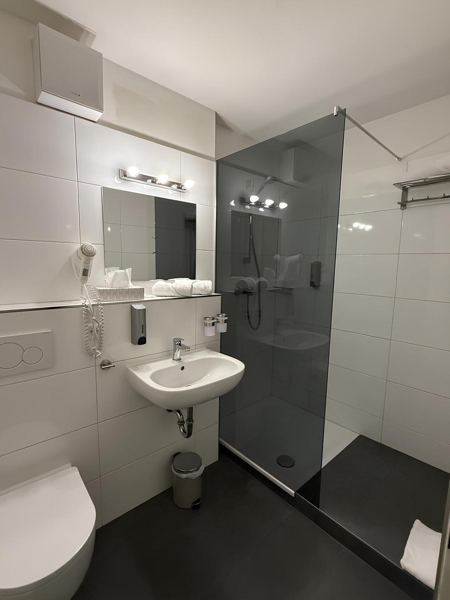 Stadt-Hotel Loerrach Gbr Buitenkant foto