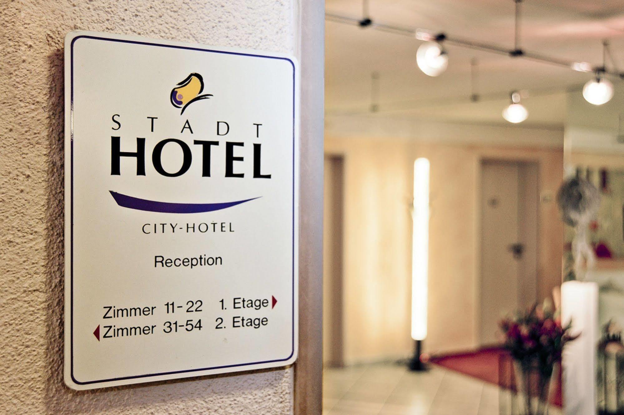 Stadt-Hotel Loerrach Gbr Buitenkant foto
